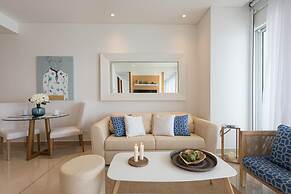 Classy 1 Bedroom Pool & Gym near Downtown