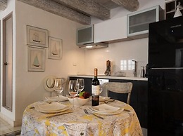 Elegant 1 Bedroom Near San Pedro Church