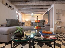 Elegant 1 Bedroom Near San Pedro Church