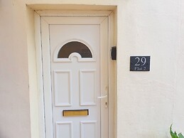 2-bed Flat With Superfast Wi-fi DW Lettings 29br