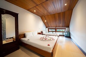 Bed Station Hostel & Pool  Bar Hoi An