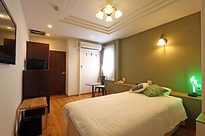 HOTEL 3o'clock TENNOJI