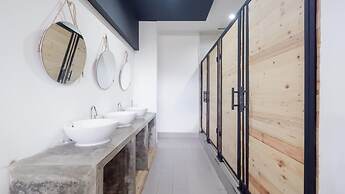 Fello Bnb Hostel Kuta - Adults Only