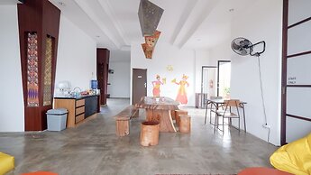 Fello Bnb Hostel Kuta - Adults Only