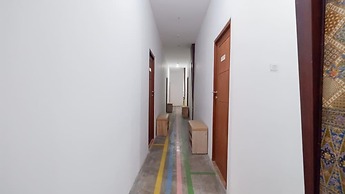 Fello Bnb Hostel Kuta - Adults Only