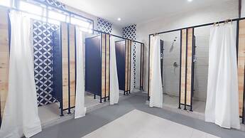 Fello Bnb Hostel Kuta - Adults Only