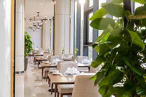 Muong Thanh Grand Bai Chay Hotel