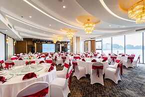 Muong Thanh Grand Bai Chay Hotel