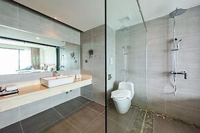 Muong Thanh Grand Bai Chay Hotel