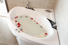 Muong Thanh Grand Bai Chay Hotel