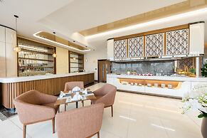 Muong Thanh Grand Bai Chay Hotel