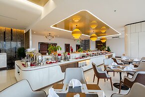 Muong Thanh Grand Bai Chay Hotel