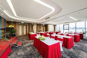 Muong Thanh Grand Bai Chay Hotel
