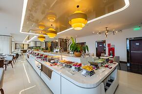 Muong Thanh Grand Bai Chay Hotel