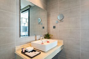 Muong Thanh Grand Bai Chay Hotel