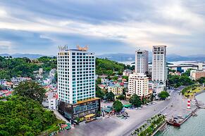 Muong Thanh Grand Bai Chay Hotel