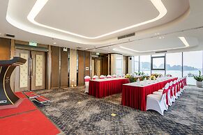 Muong Thanh Grand Bai Chay Hotel