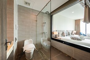 Muong Thanh Grand Bai Chay Hotel