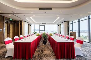 Muong Thanh Grand Bai Chay Hotel