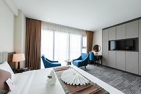 Muong Thanh Grand Bai Chay Hotel