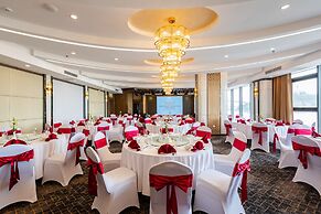 Muong Thanh Grand Bai Chay Hotel