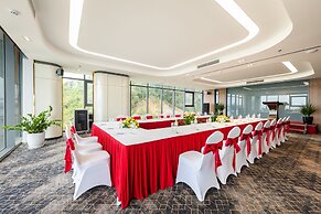 Muong Thanh Grand Bai Chay Hotel