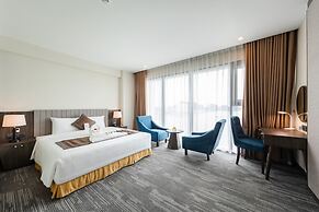 Muong Thanh Grand Bai Chay Hotel