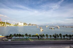 Muong Thanh Grand Bai Chay Hotel