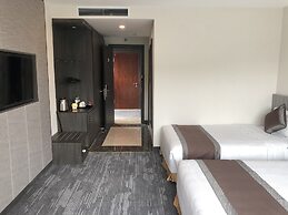 Muong Thanh Grand Bai Chay Hotel