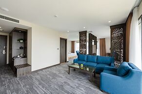 Muong Thanh Grand Bai Chay Hotel