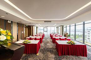 Muong Thanh Grand Bai Chay Hotel