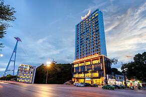 Muong Thanh Grand Bai Chay Hotel