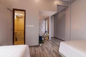 The Art - Hung Viet near Truc Bach lake