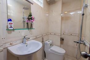 The Art - Hung Viet near Truc Bach lake