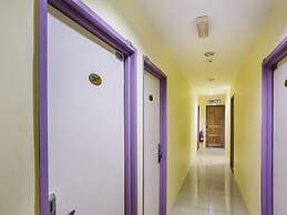 OYO 89583 Grove Hotel