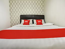 OYO 89583 Grove Hotel