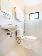 OYO 490 V-cat Apartelle