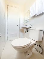 OYO 490 V-cat Apartelle