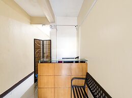 OYO 490 V-cat Apartelle