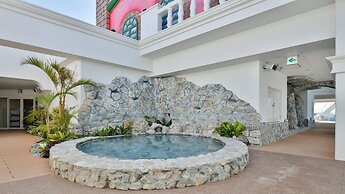 Lequ Okinawa Chatan Spa & Resort