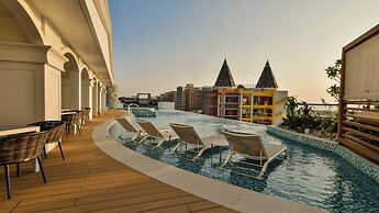 Lequ Okinawa Chatan Spa & Resort