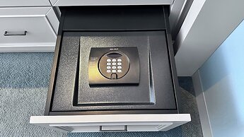 Lequ Okinawa Chatan Spa & Resort