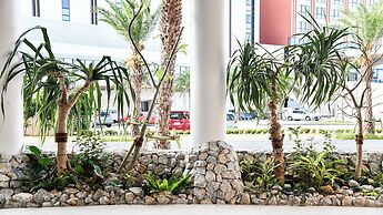 Lequ Okinawa Chatan Spa & Resort