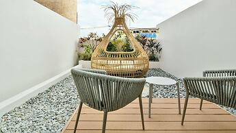 Lequ Okinawa Chatan Spa & Resort