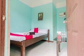 RedDoorz @ Dinagpan Street Coron