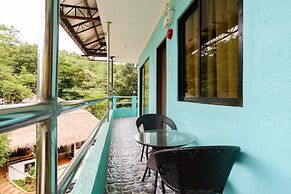 RedDoorz @ Dinagpan Street Coron