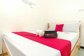 RedDoorz near Coron Coliseum