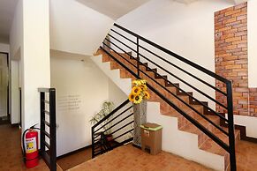 RedDoorz near Coron Coliseum