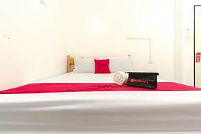 RedDoorz near Coron Coliseum