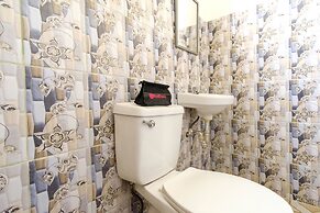 RedDoorz near Coron Coliseum